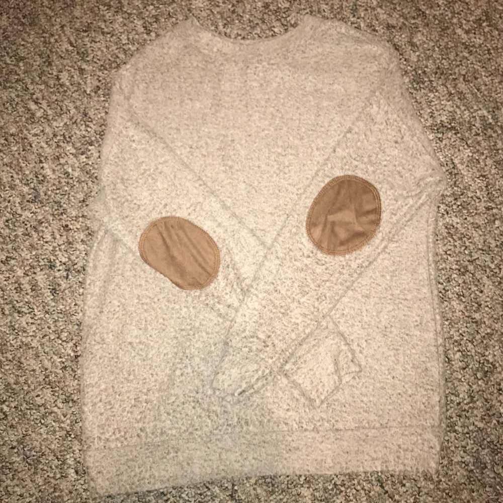 Fuzzy light weight sweater